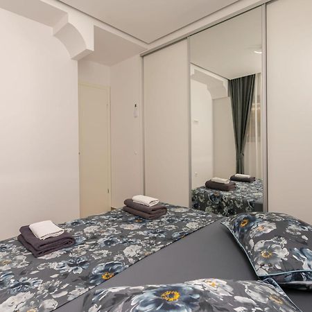 Apartments Hope Dugi Rat Exterior foto